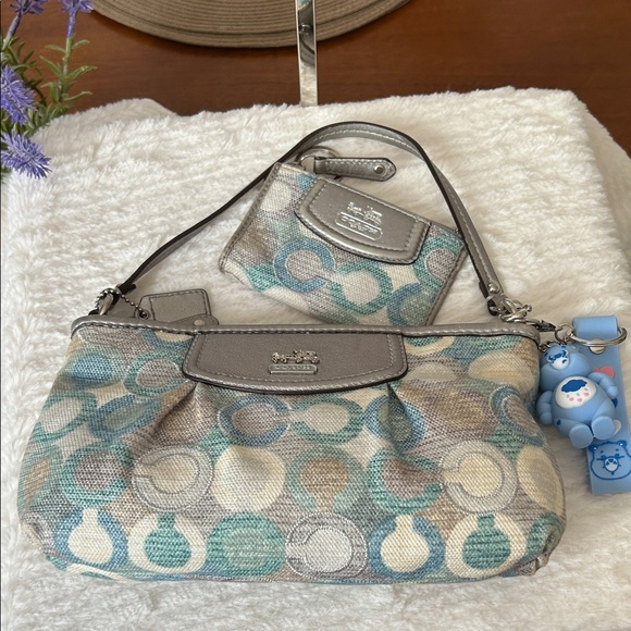 Coach Vintage Silver and Blue Small Shoulder With Matching Wallet key chain - Picture 1 of 14